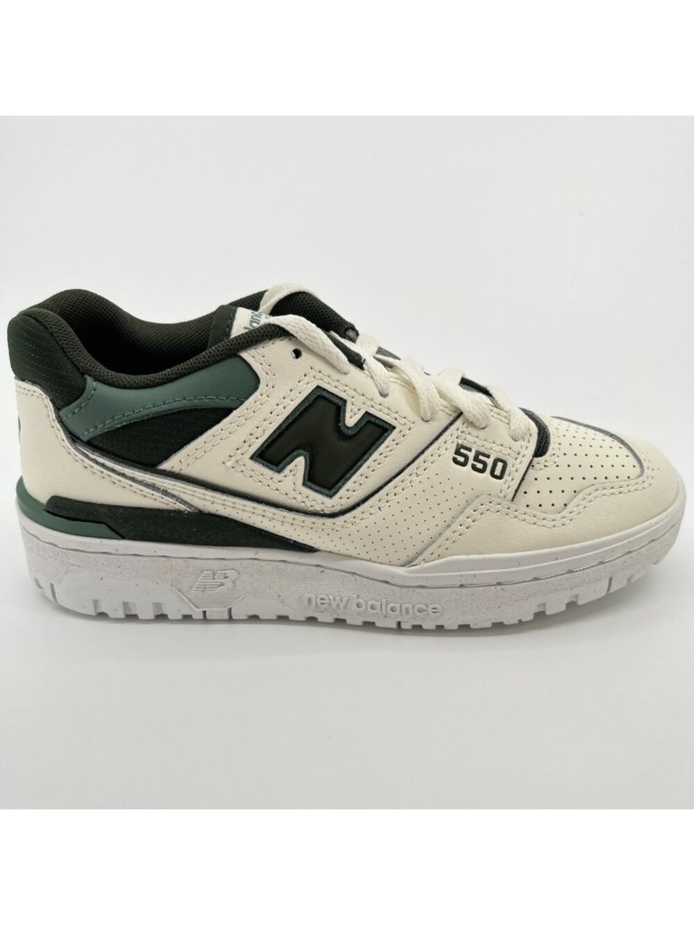 New Balance 550 Womens Size 5 Cream Green Athletic Leather Shoes Sneakers